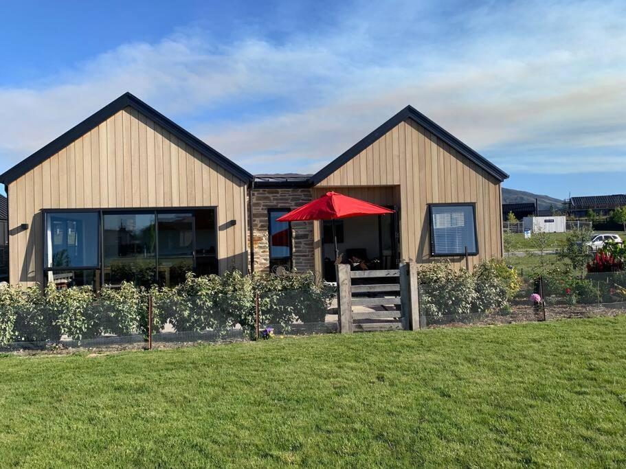 Villa Alpine Abode Wanaka Esterno foto