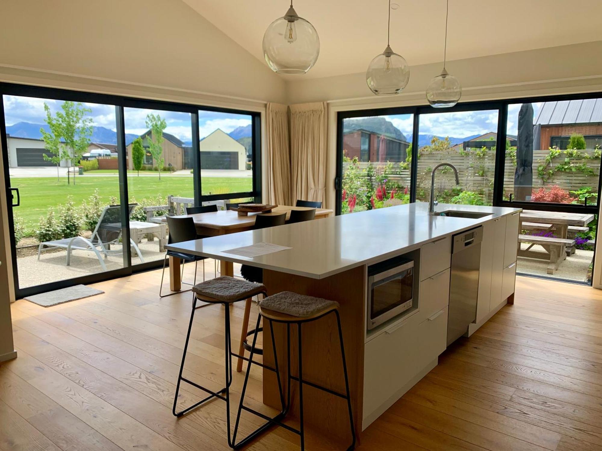Villa Alpine Abode Wanaka Esterno foto