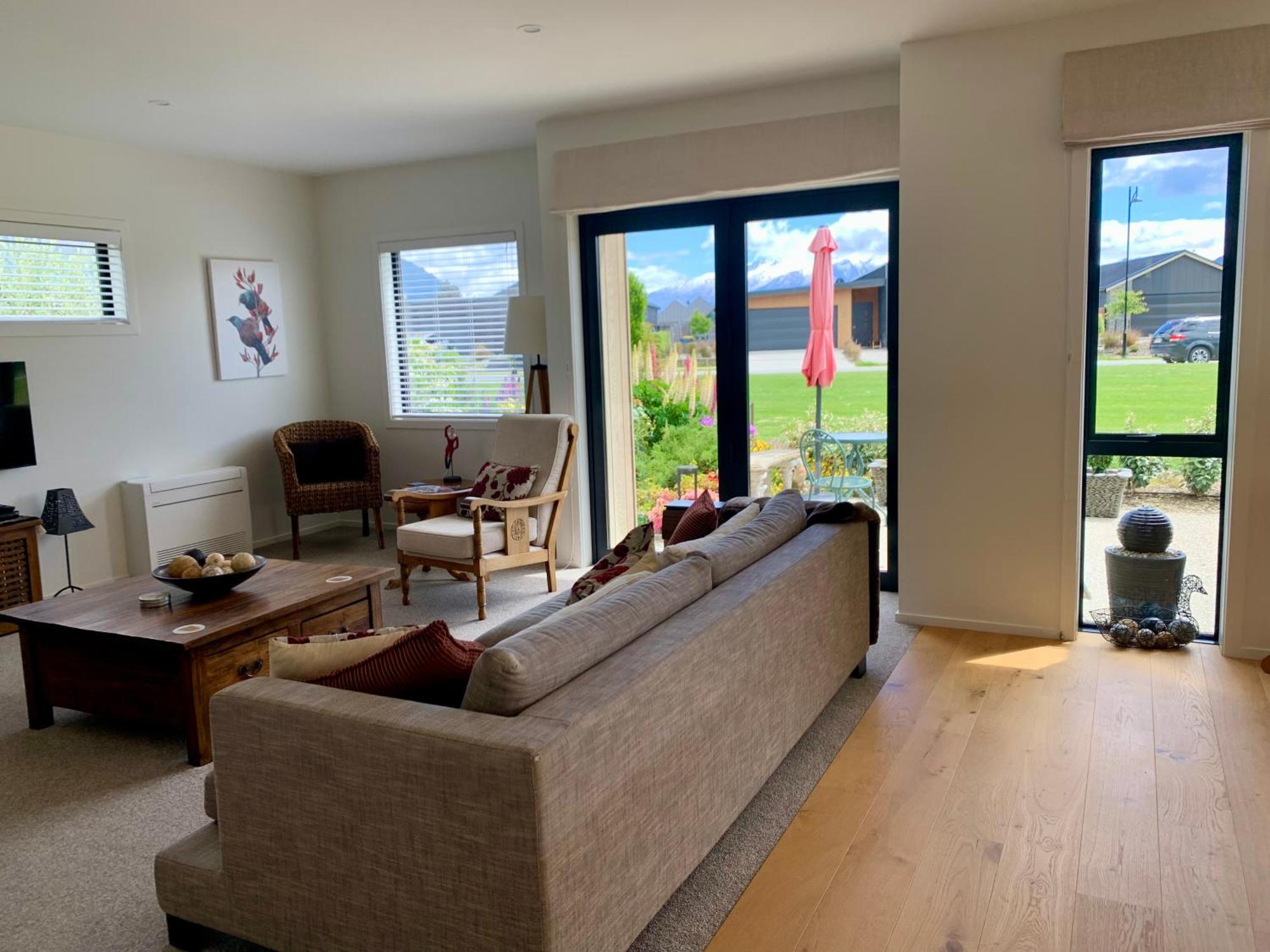 Villa Alpine Abode Wanaka Esterno foto